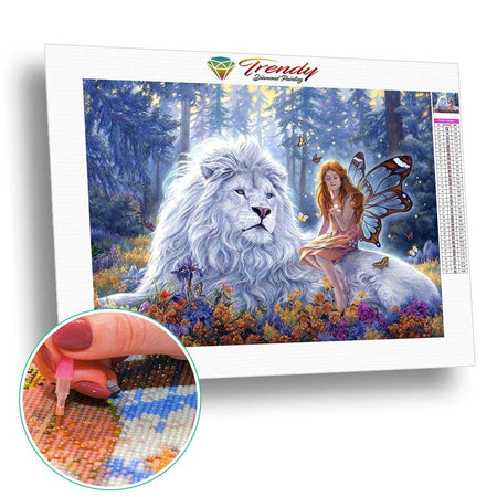 Petite fée papillon sur le dos dun majestueux lion blanc | Caneva diamant - Animaux Lion Produit