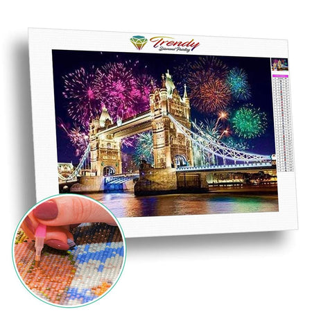 Tower bridge sous un feu dartifice - modèle M001 | Diamond painting complet - En ville Paysage Produit